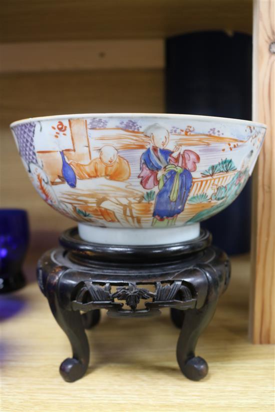 An 18th century Chinese famille rose bowl and wood stand, Diameter 18.5cm, H.8.5cm without stand